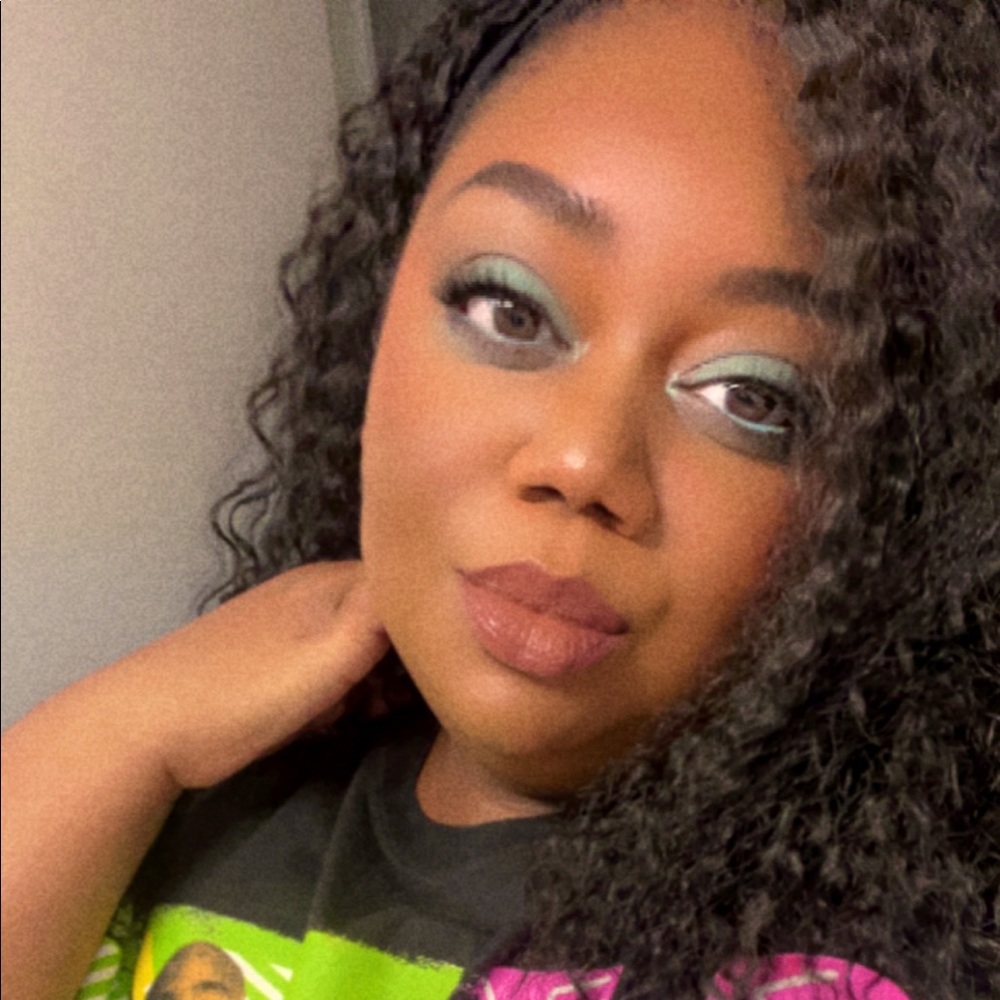 Meet your Posher, Ebone